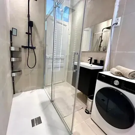 Moderne A Juans Les Pins De 60 M² Avec Parking アパート *