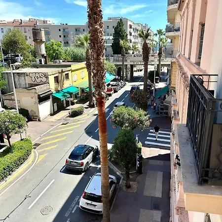 Moderne A Juans Les Pins De 60 M² Avec Parking アパート *