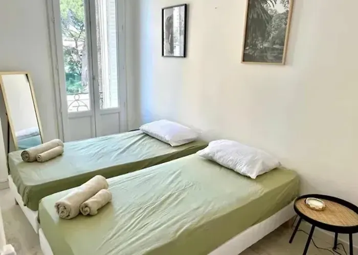 Moderne A Juans Les Pins De 60 M² Avec Parking Juan-les-Pins