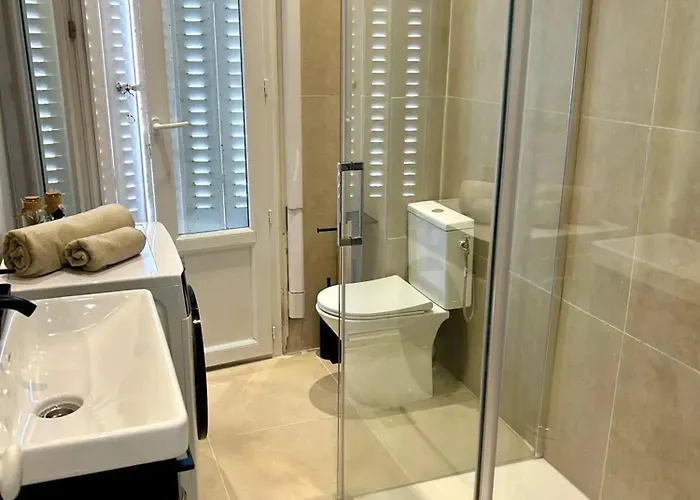 Moderne A Juans Les Pins De 60 M² Avec Parking * Juan-les-Pins