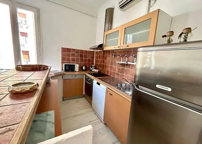 Moderne à Juans Les Pins De 60 M² Avec Parking * Juan-les-Pins