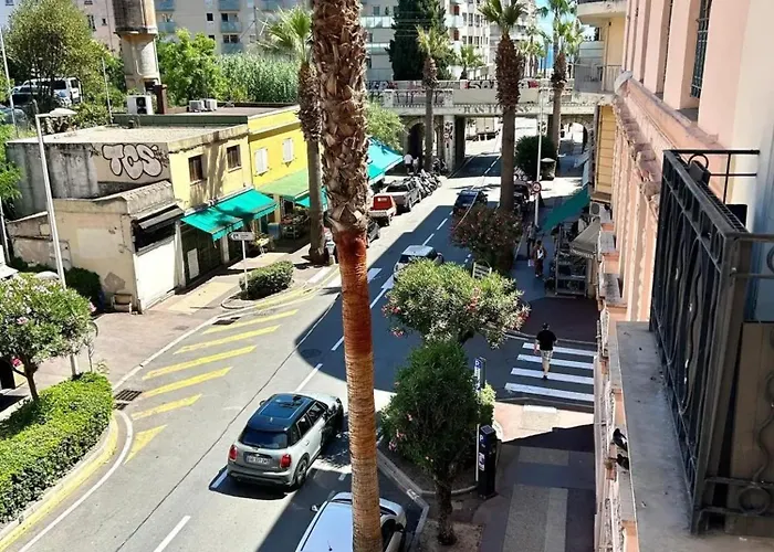 Moderne à Juans Les Pins De 60 M² Avec Parking Apartamento *